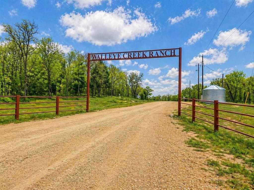10 acres in Lee County