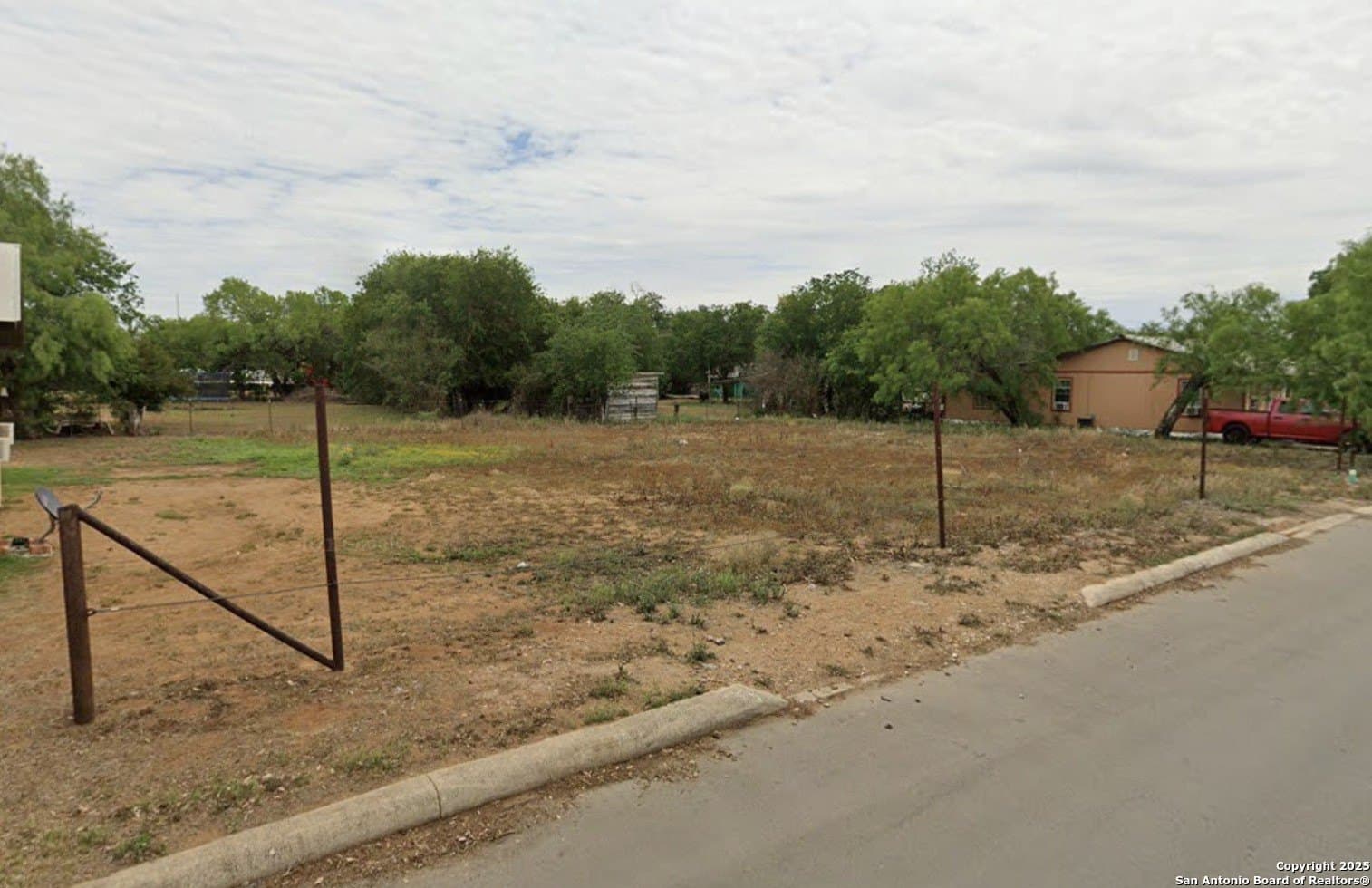 0.19 acres in Frio County gallery image 3