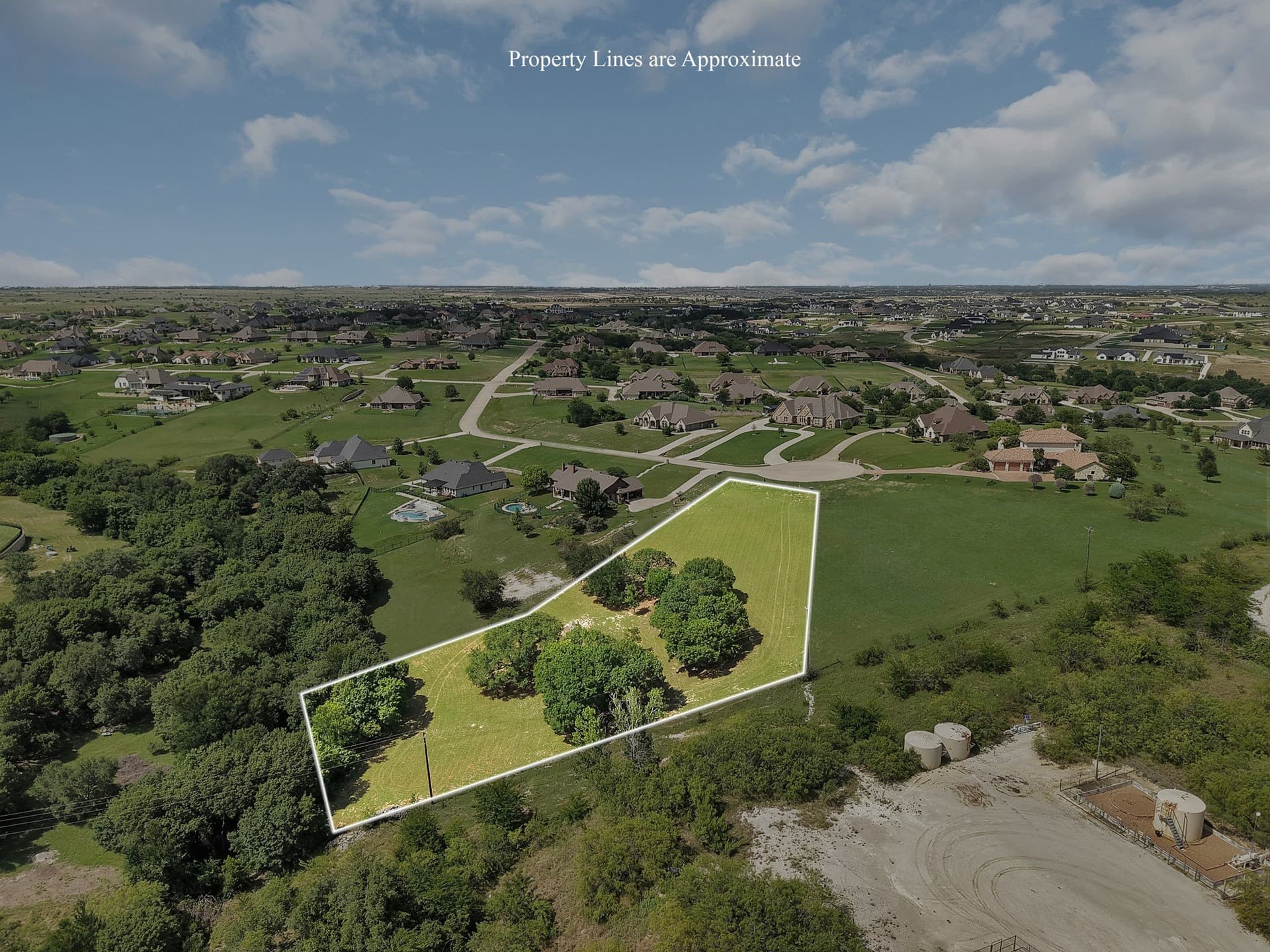 1.9 acres in Tarrant County gallery image 3