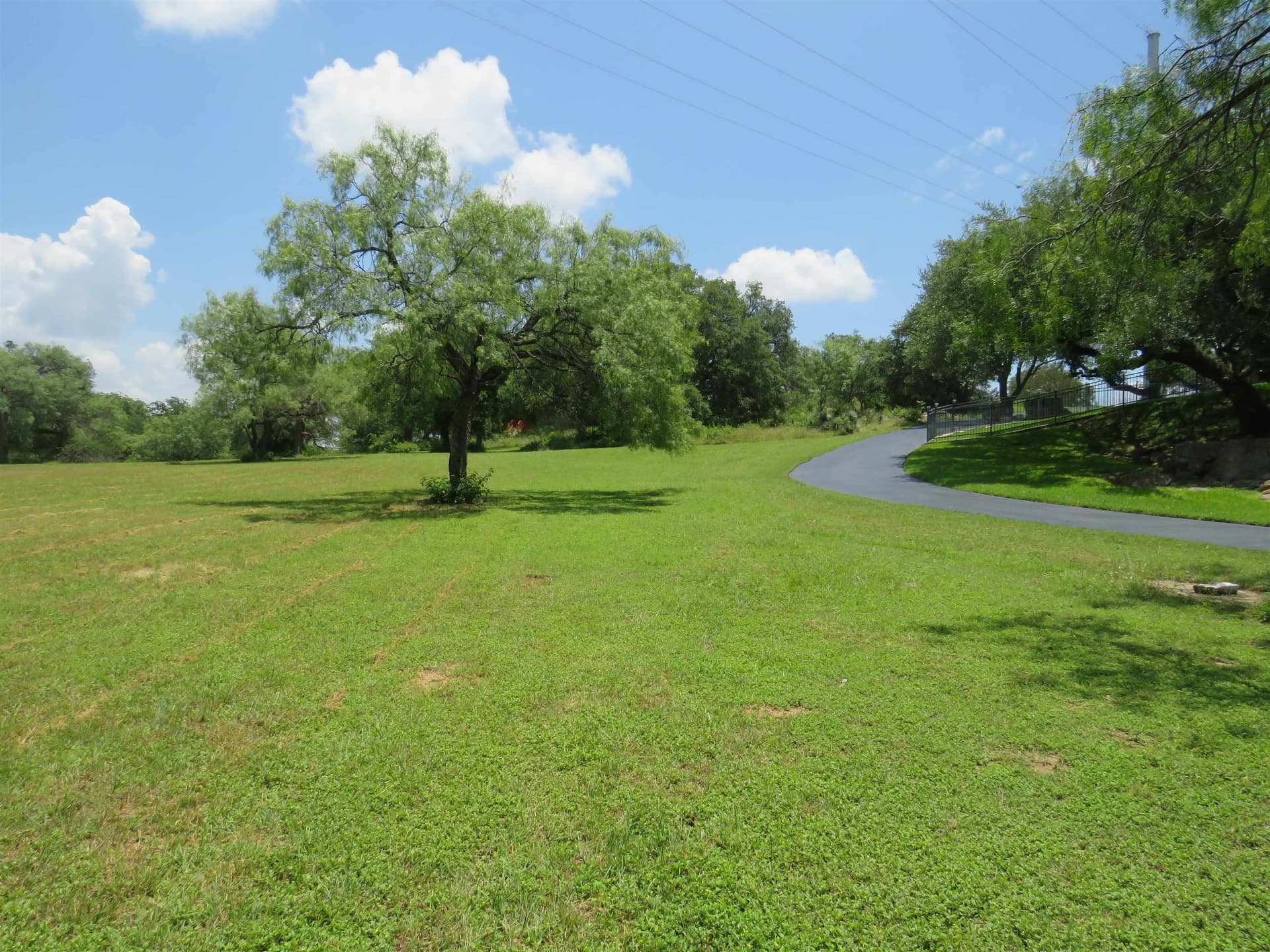 0.9 acres in Llano County gallery image 3