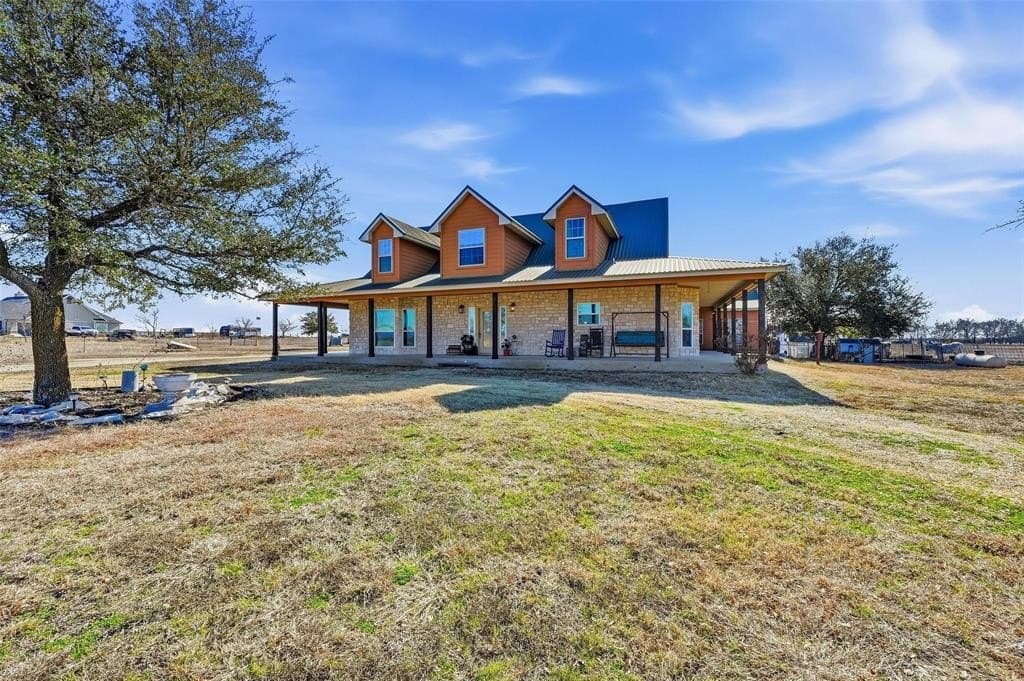 10.35 acres in Ellis County
