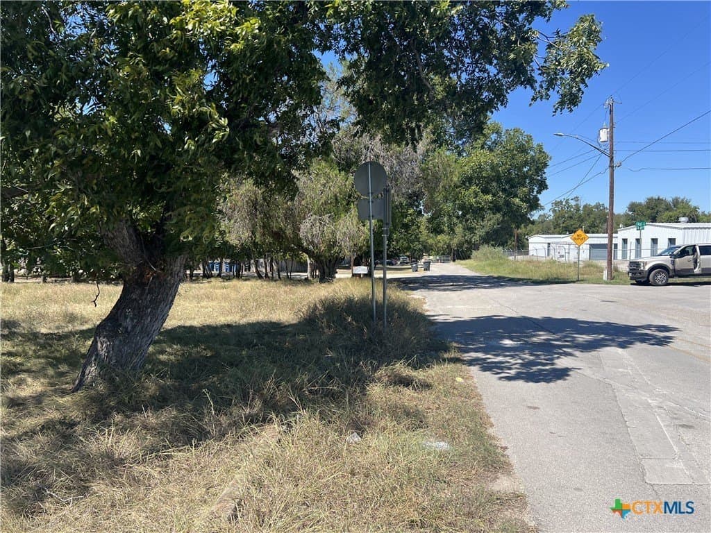 3.71 acres in Comal County gallery image 4