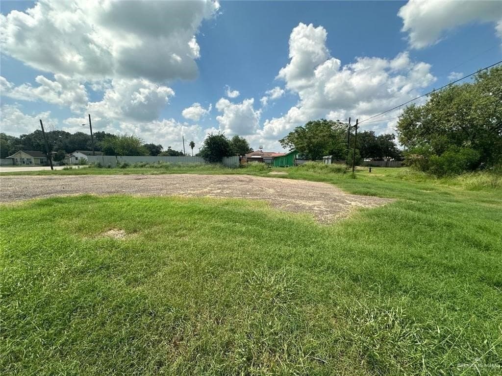 0.77 acres in Brooks County gallery image 4