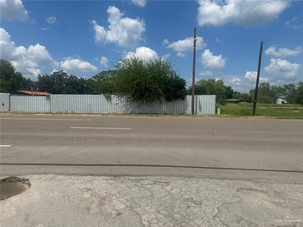 0.77 acres in Brooks County - photo 7