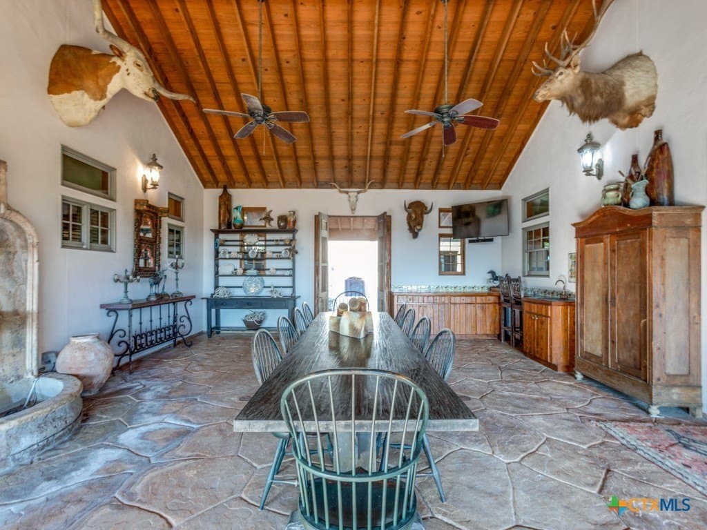 10 acres in Hays County - photo 32