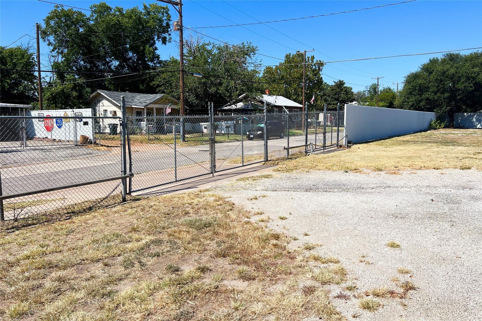 1.09 acres in Wichita County gallery image 3