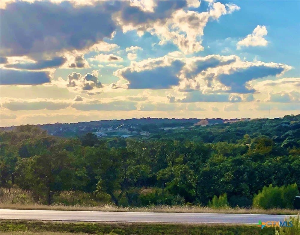 1.02 acres in Comal County gallery image 2