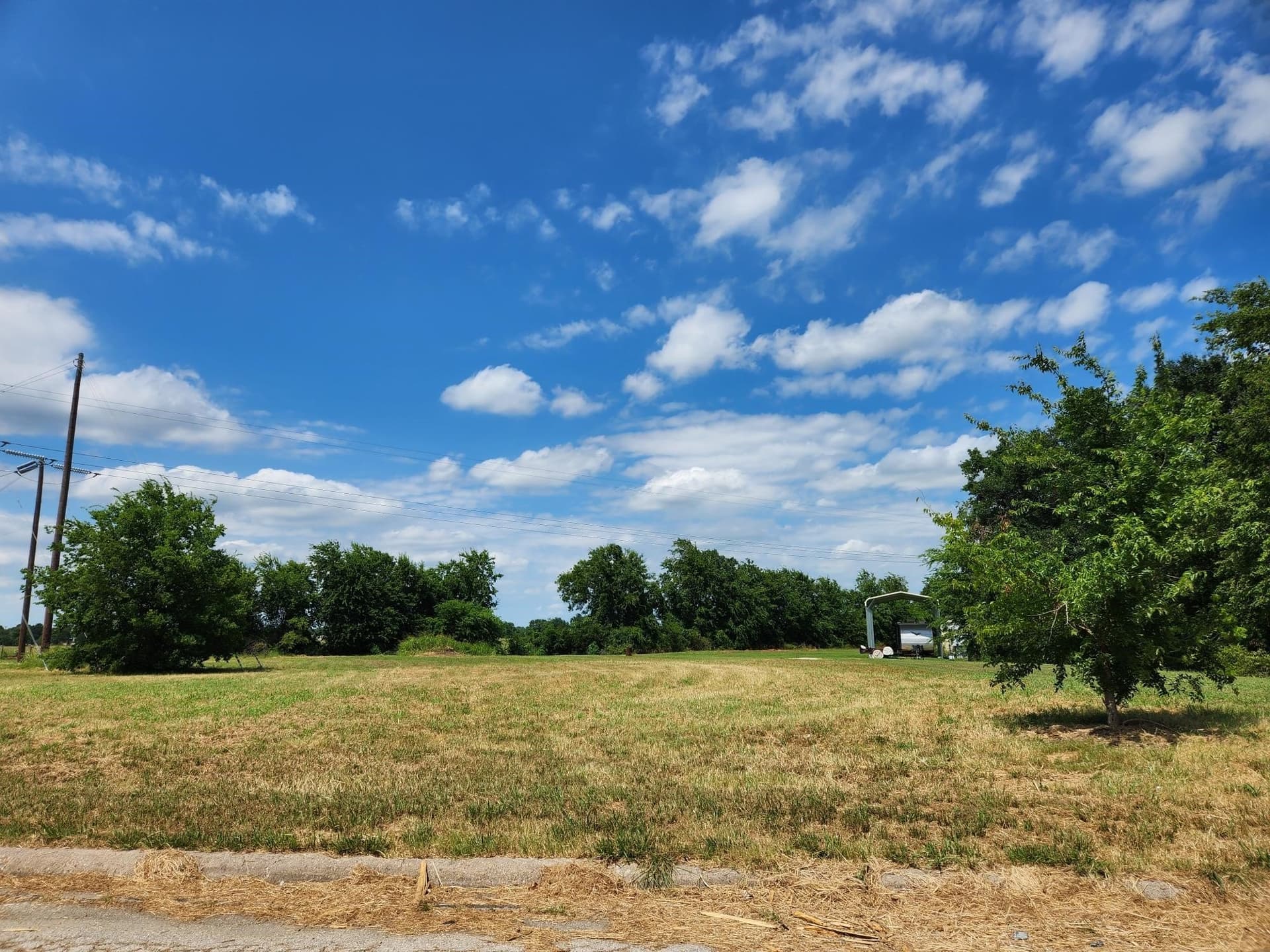 0.83 acres in Kaufman County