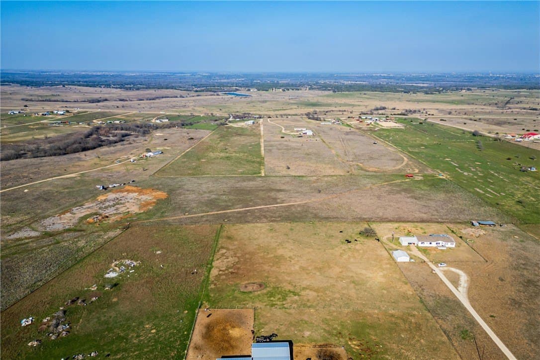 17.69 acres in McLennan County - photo 9