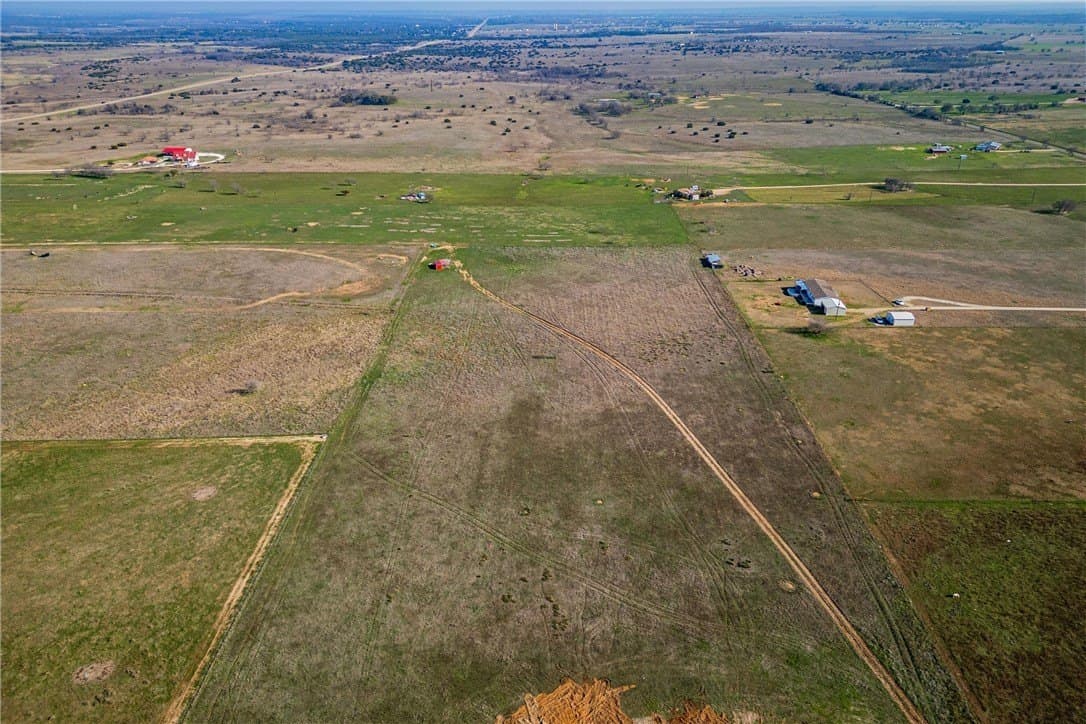 17.69 acres in McLennan County - photo 2