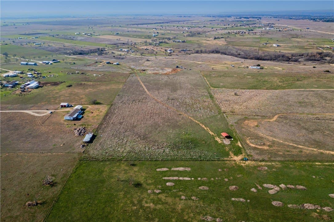 17.69 acres in McLennan County - photo 4