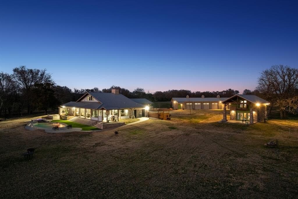 97.21 acres in Hopkins County