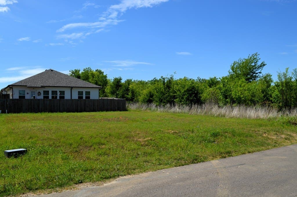 0.13 acres in Henderson County - photo 6