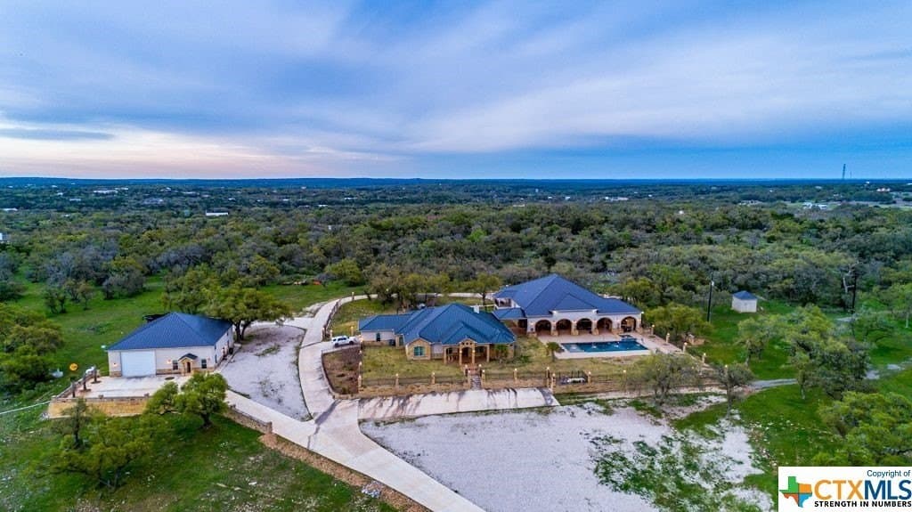38.94 acres in Hays County - photo 4