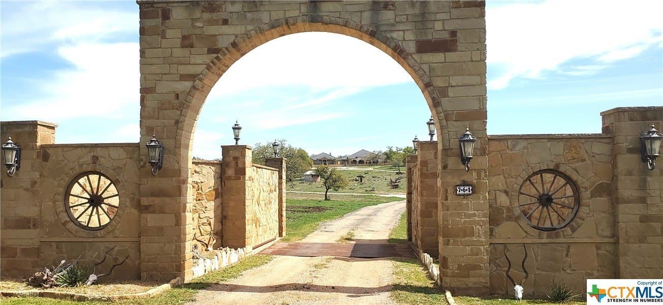 38.94 acres in Hays County - photo 3
