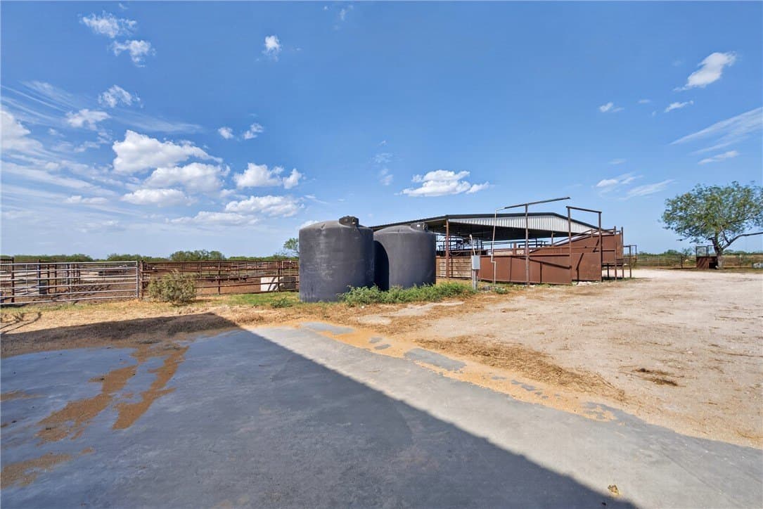 105 acres in Jim Wells County - photo 38