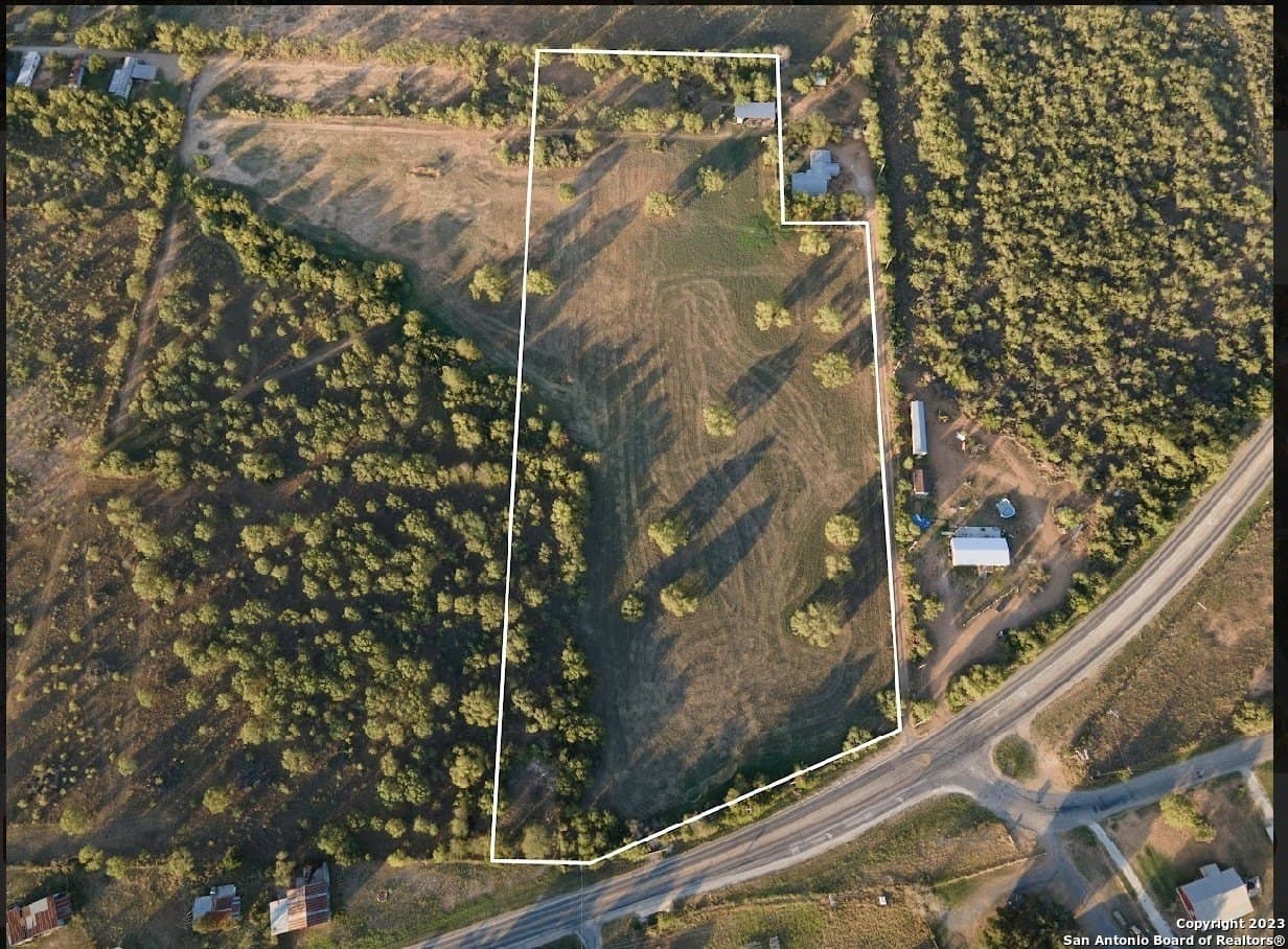 10 acres in Frio County - photo 6
