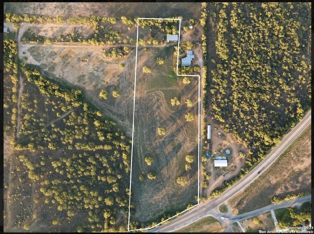 10 acres in Frio County gallery image 2