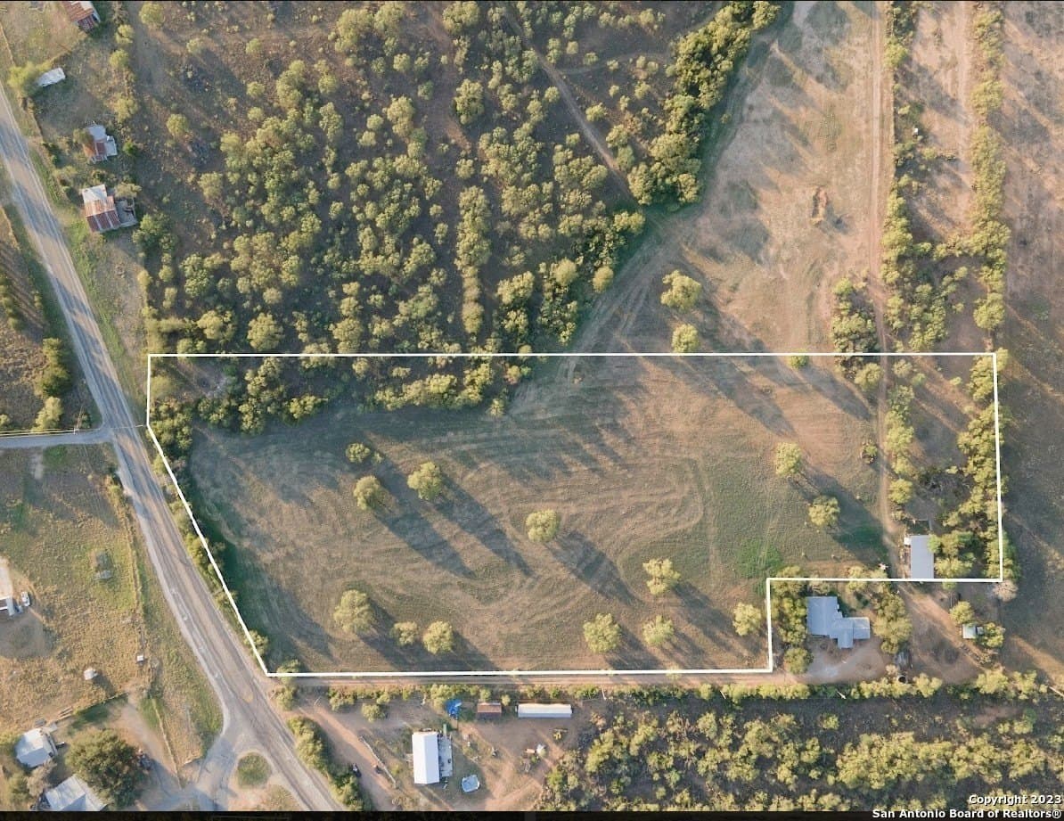 10 acres in Frio County featured view