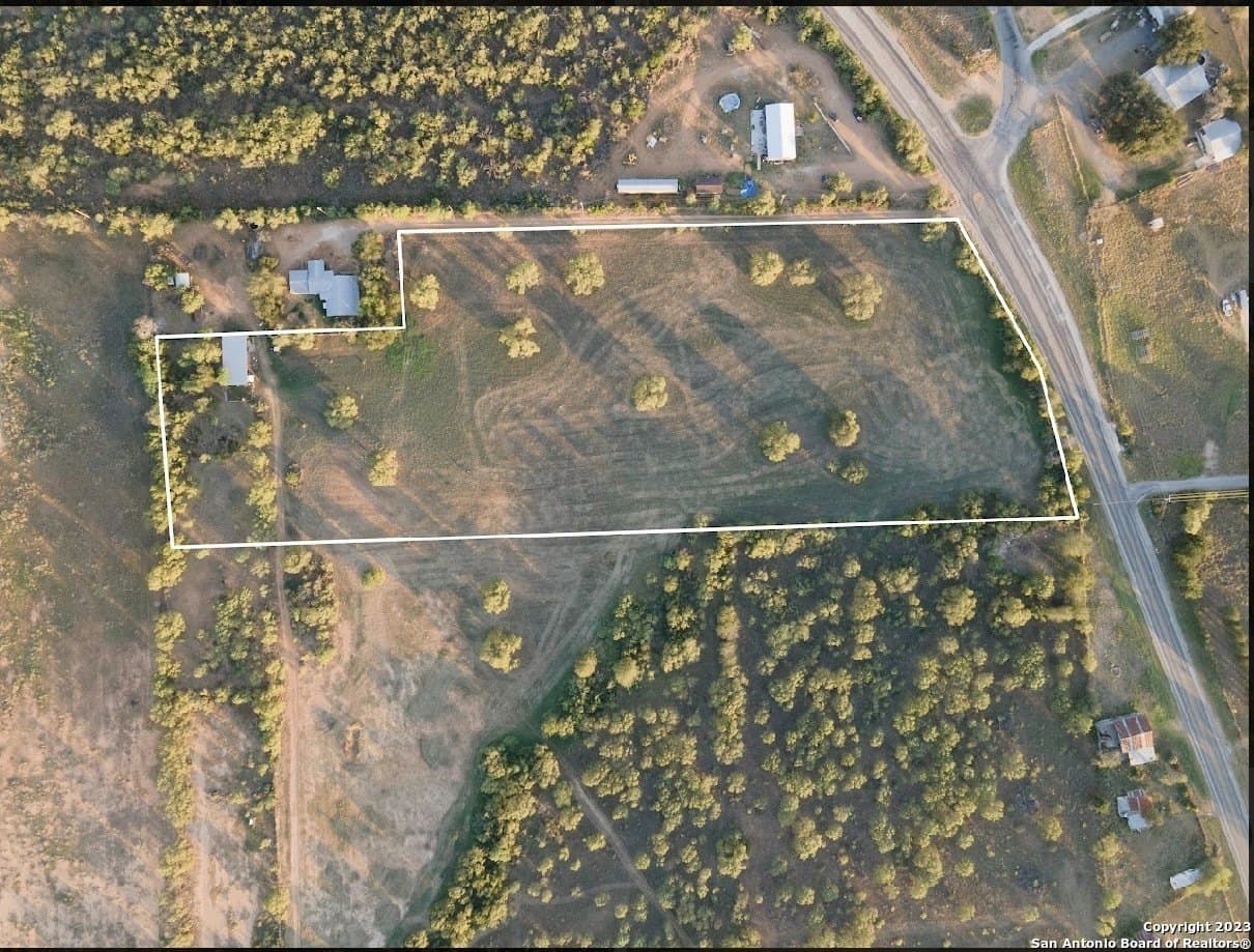 10 acres in Frio County gallery image 3