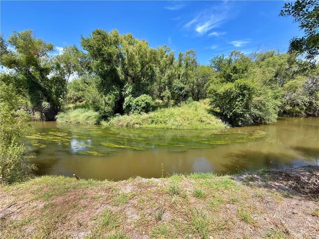 43,639 acres in Nueces County - photo 12