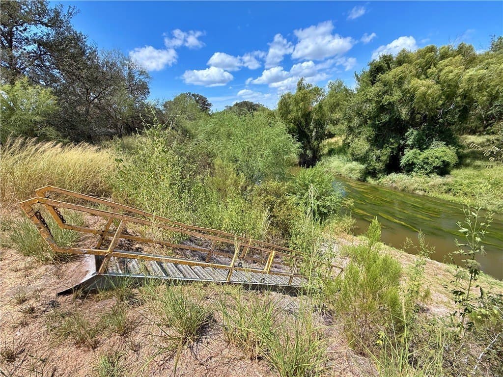 43,639 acres in Nueces County - photo 10