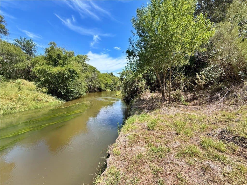 43,639 acres in Nueces County - photo 14