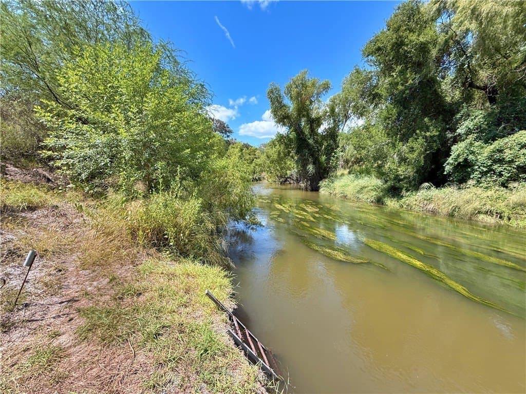 43,639 acres in Nueces County - photo 13