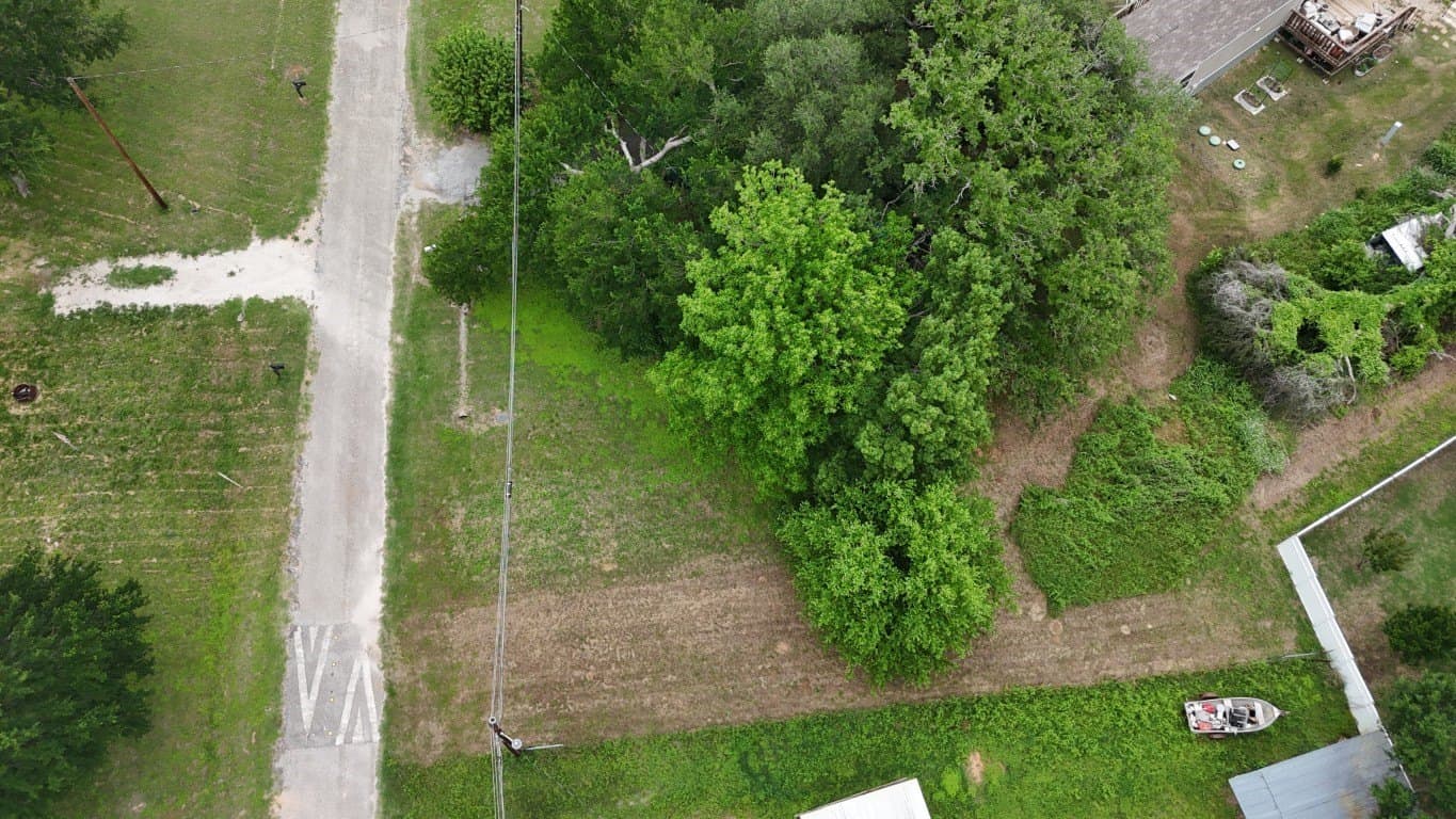 0.04 acres in Hood County - photo 14