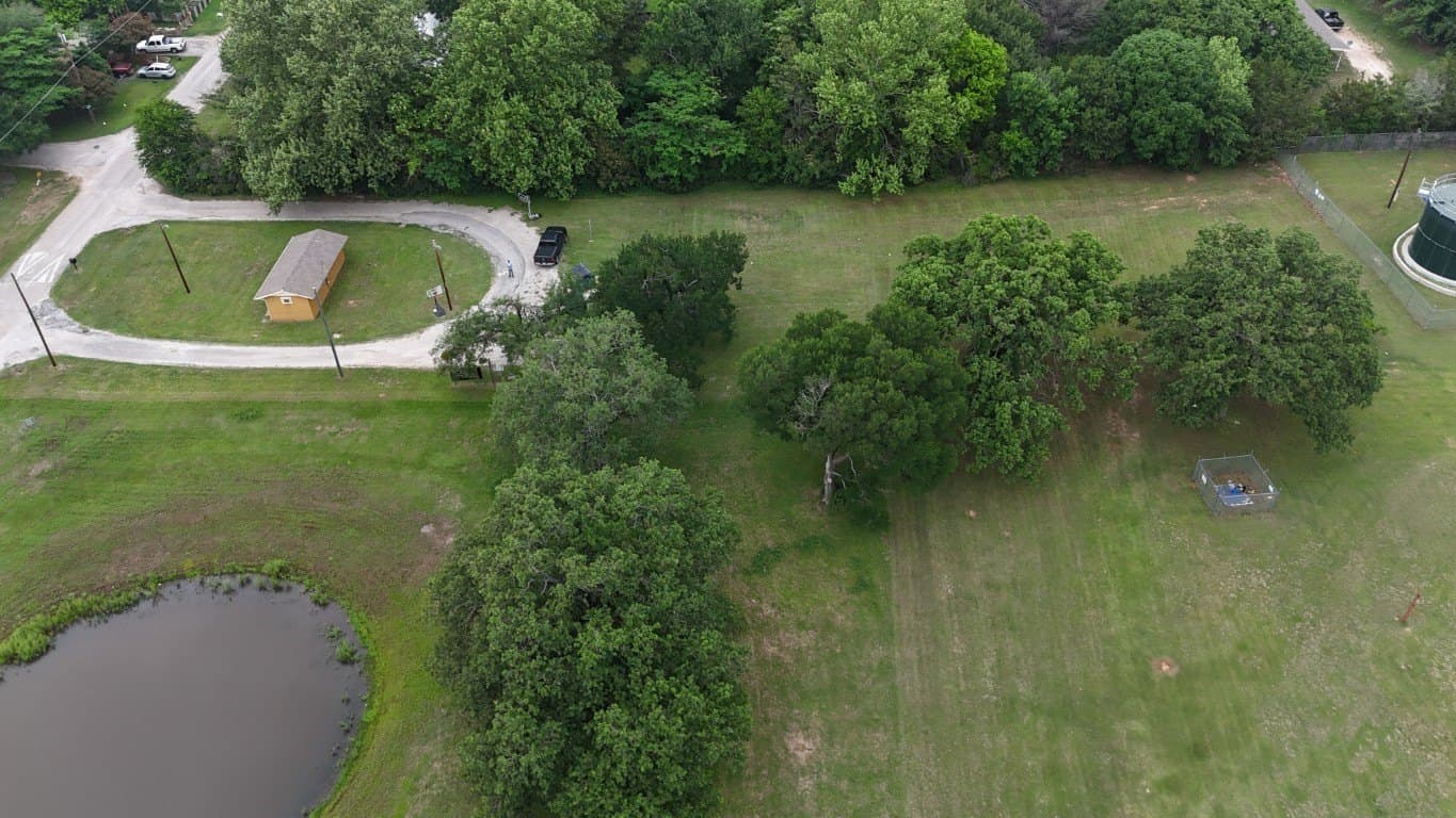 0.04 acres in Hood County - photo 9