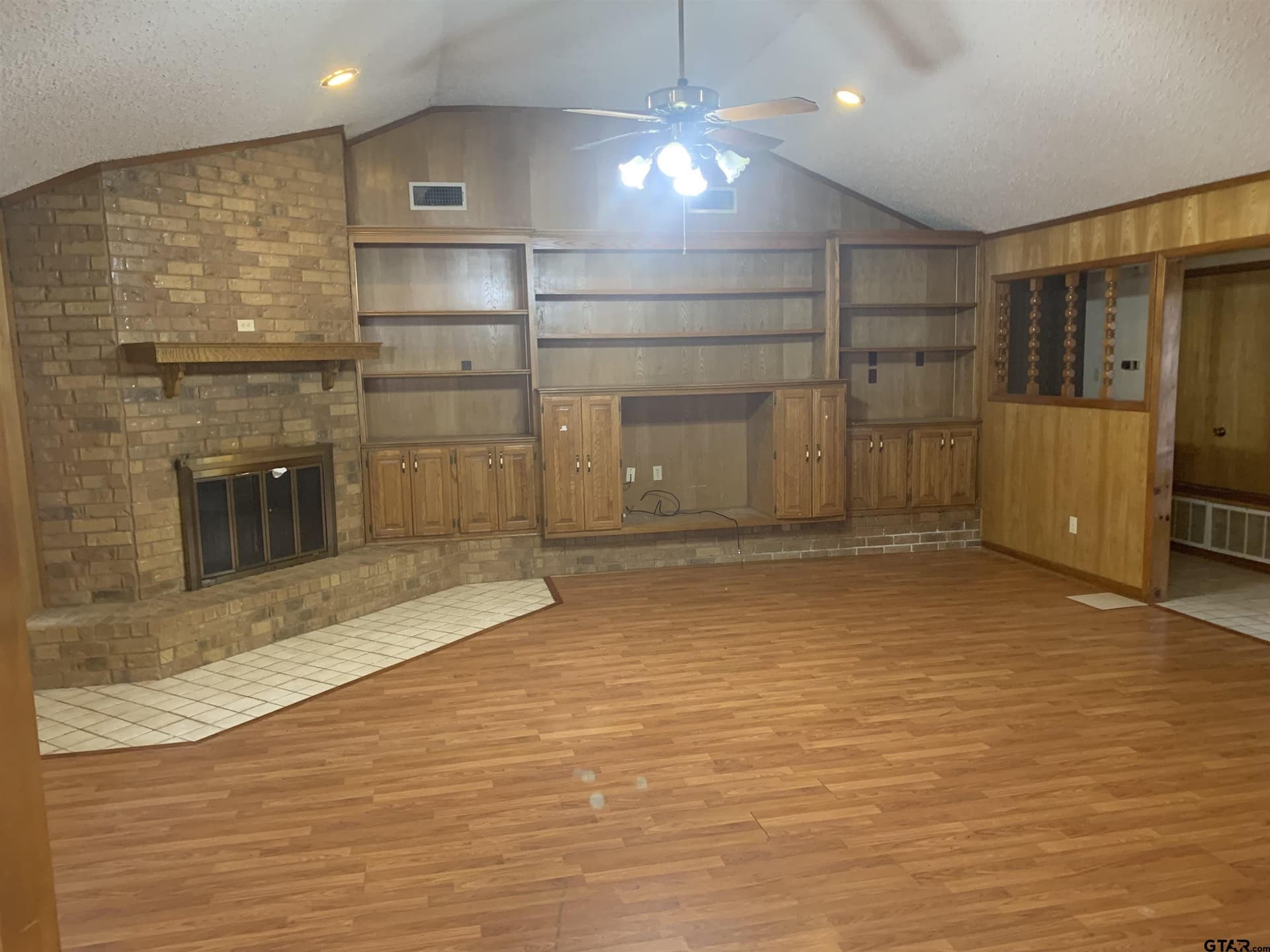25,000 acres in Henderson County gallery image 2