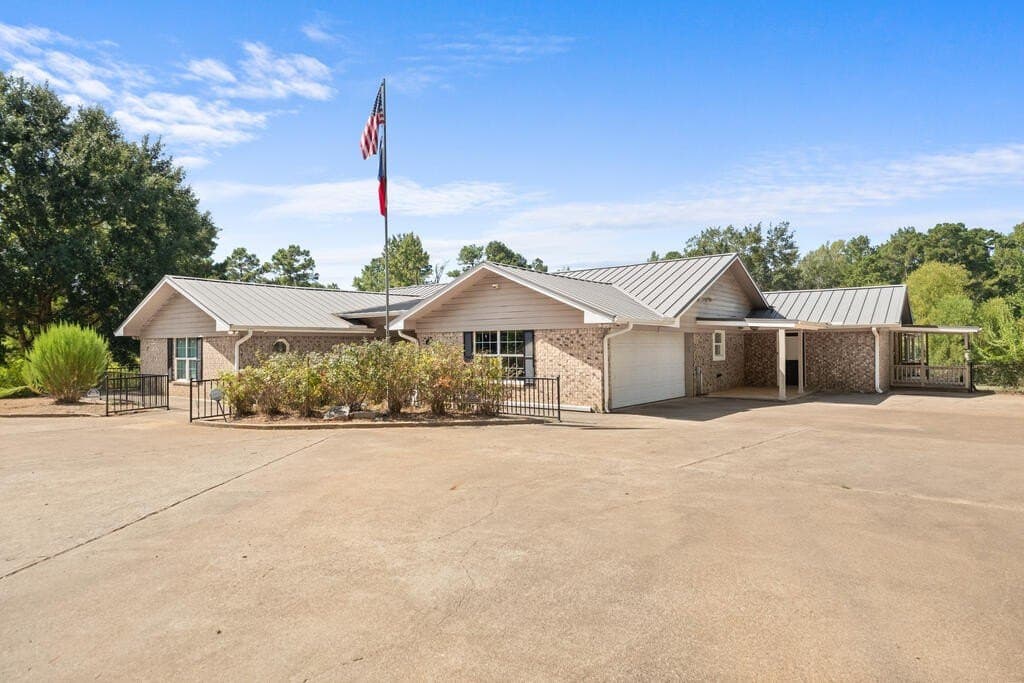 10.66 acres in ANDERSON County - photo 3
