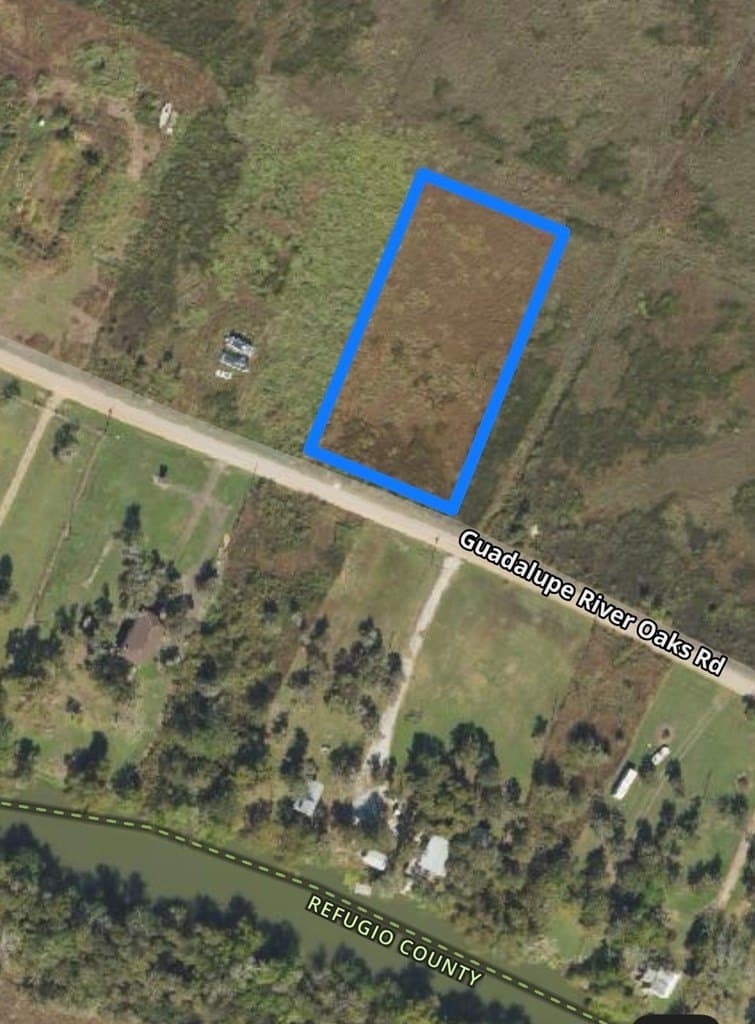 1.04 acres in Calhoun County - photo 3