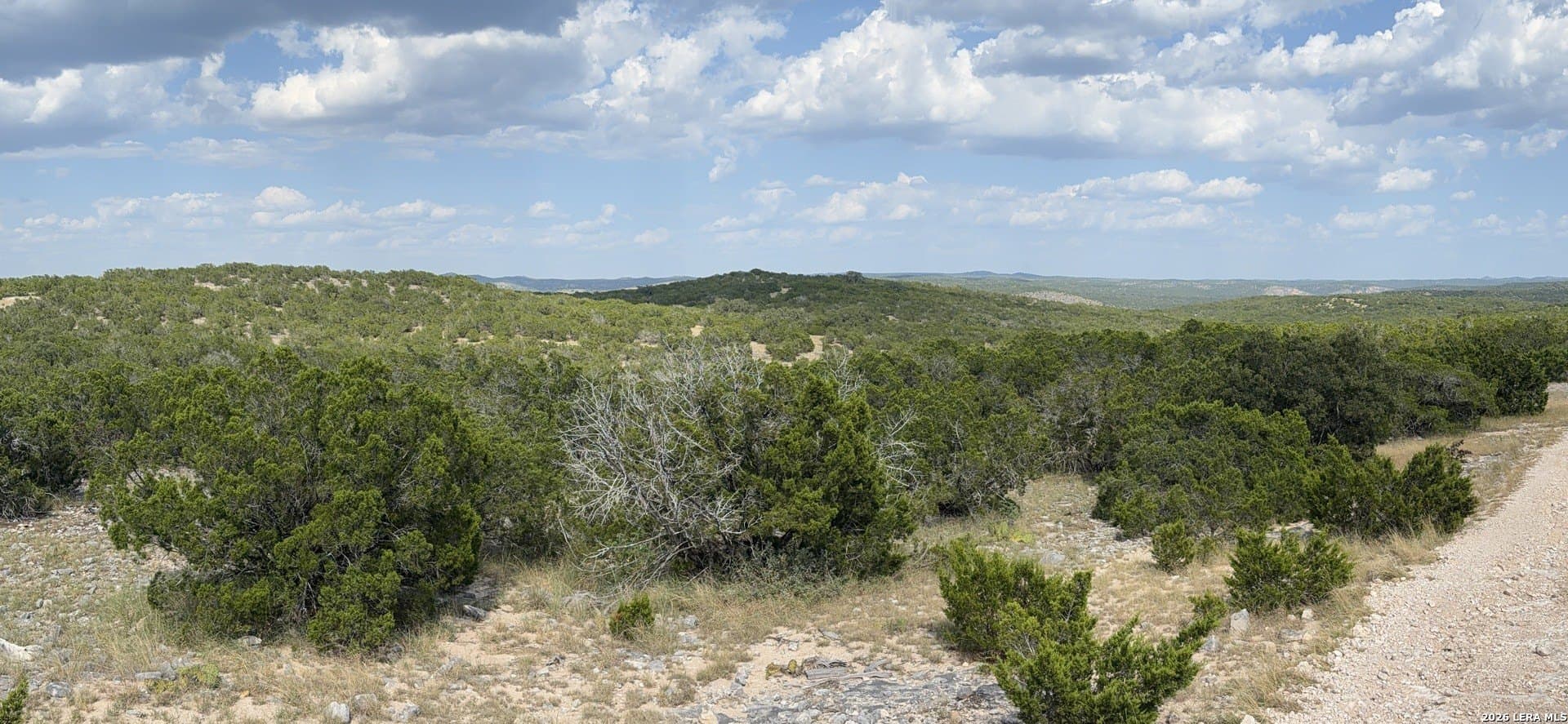 139.88 acres in Edwards County - photo 2