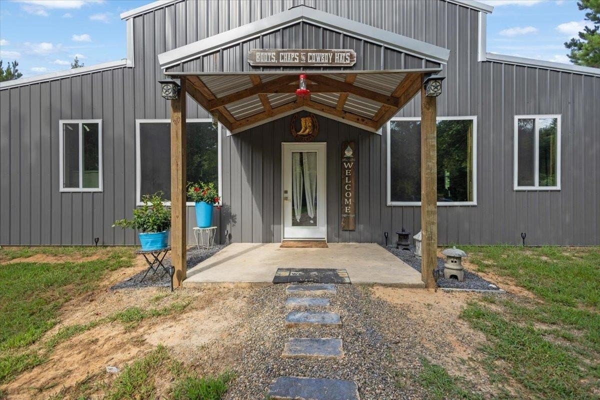 10 acres in Camp County