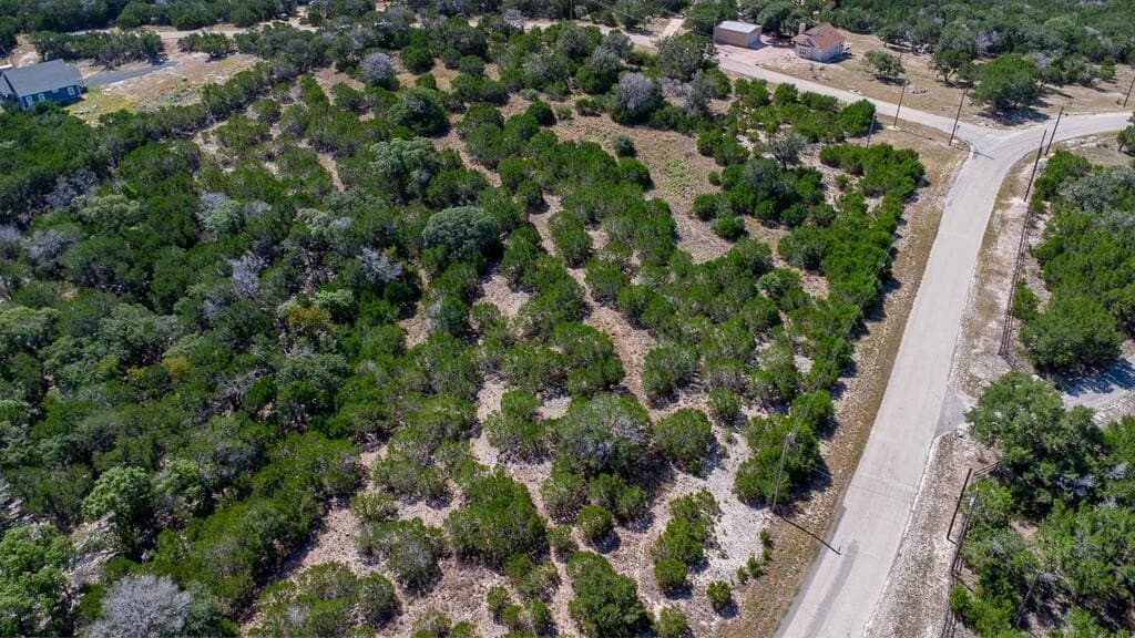 6.04 acres in Kerr County - photo 9