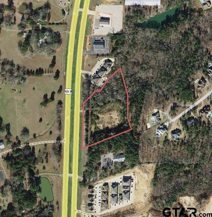 5.84 acres in Smith County