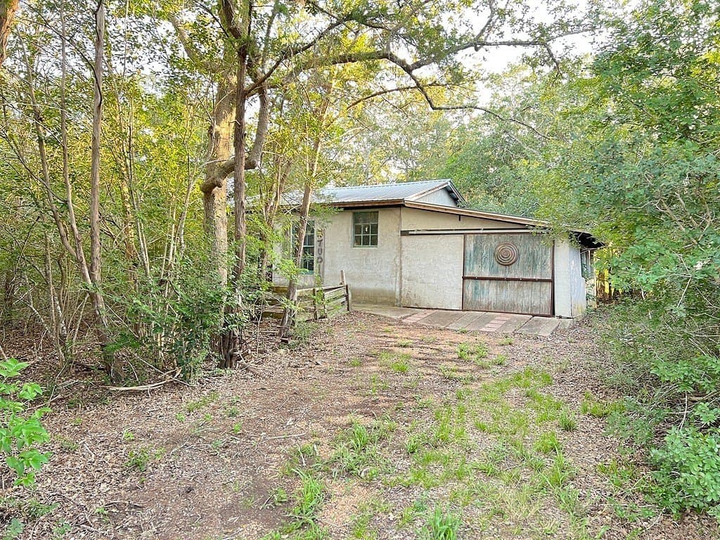 0.73 acres in Bastrop County gallery image 3