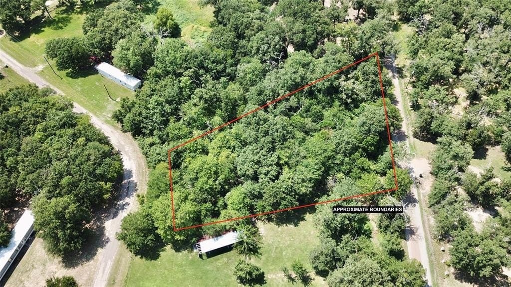 0.96 acres in Henderson County featured view