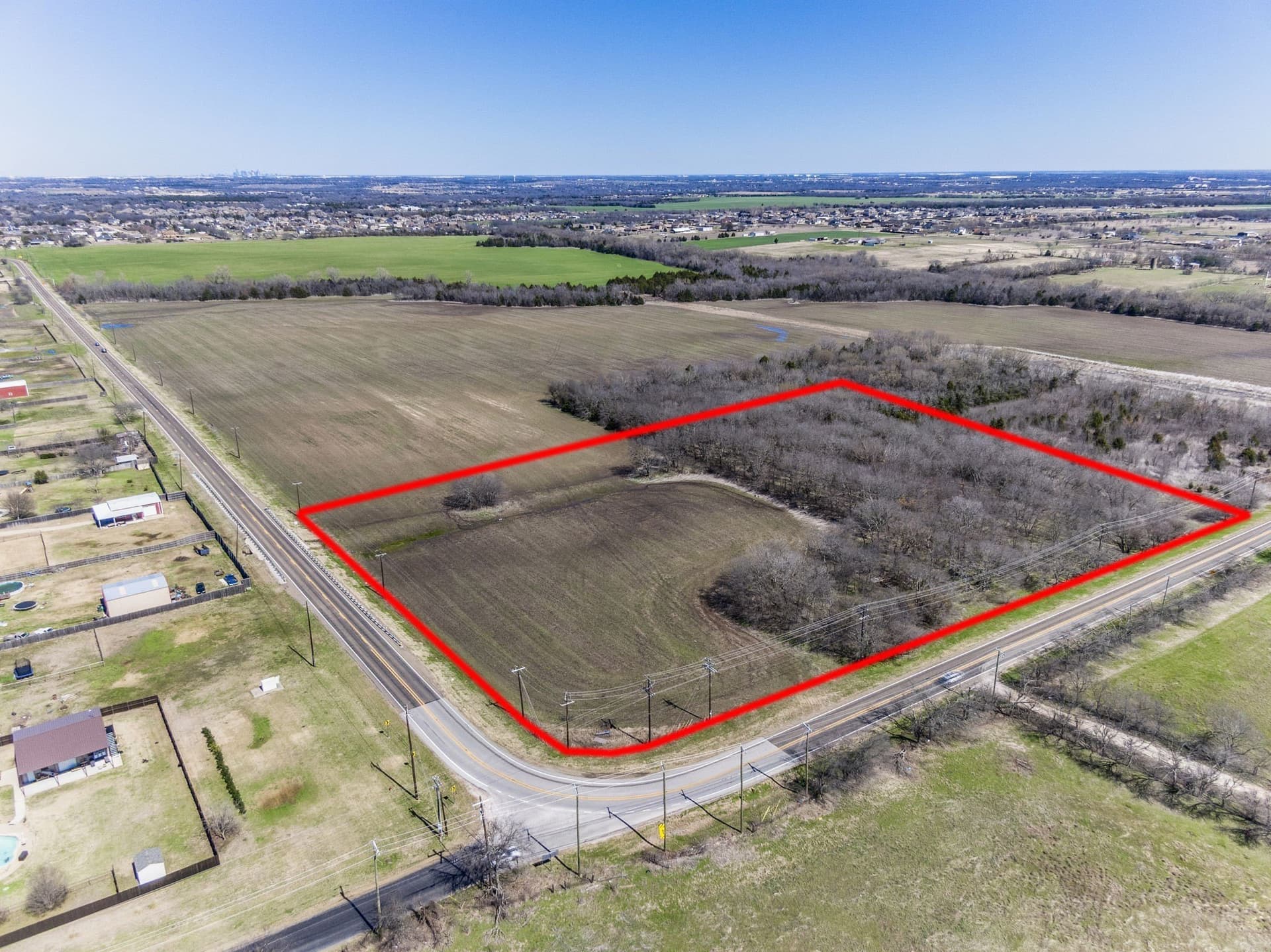 10.02 acres in Ellis County