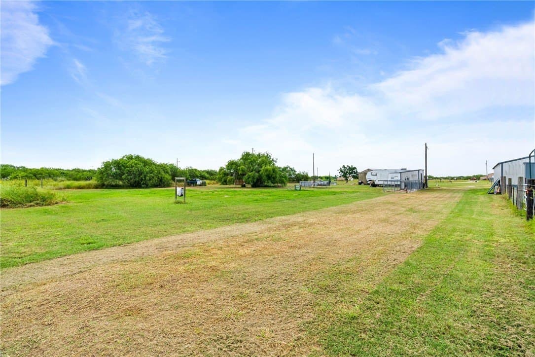 39.7 acres in Kleberg County - photo 22