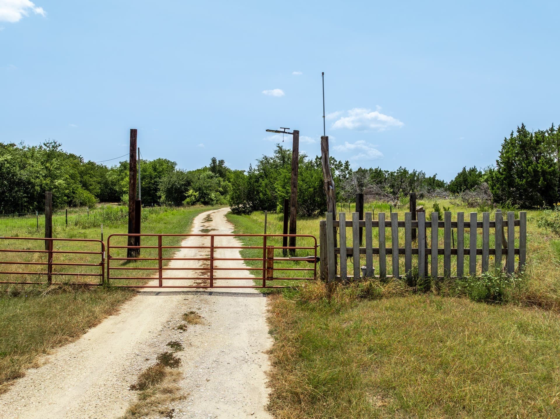 10.01 acres in Hill County - photo 2