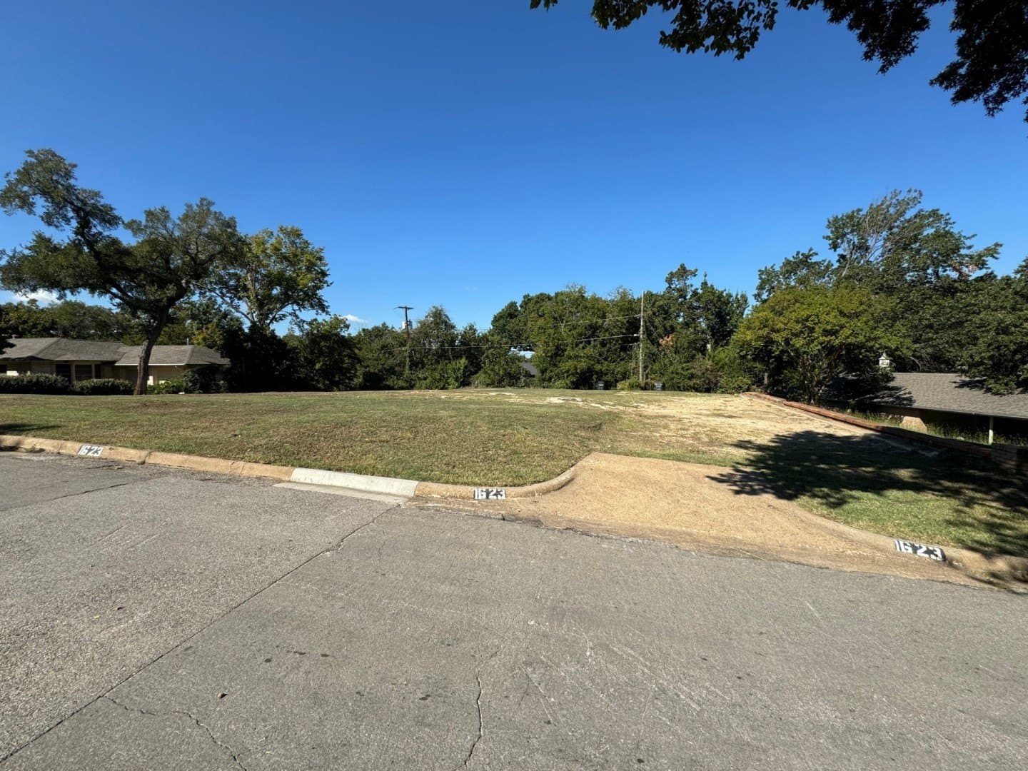 0.32 acres in Dallas County - photo 6