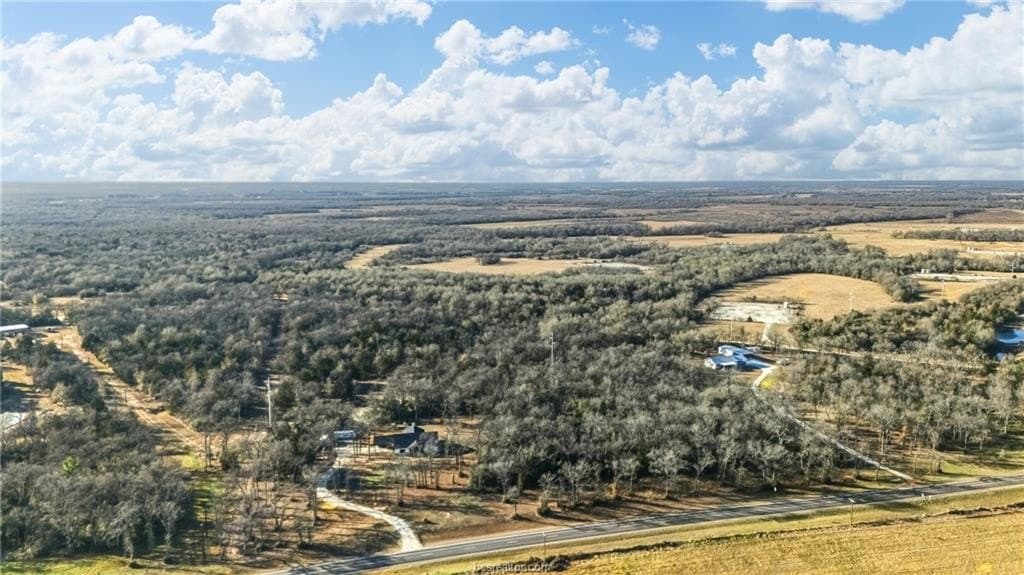 10 acres in Robertson County