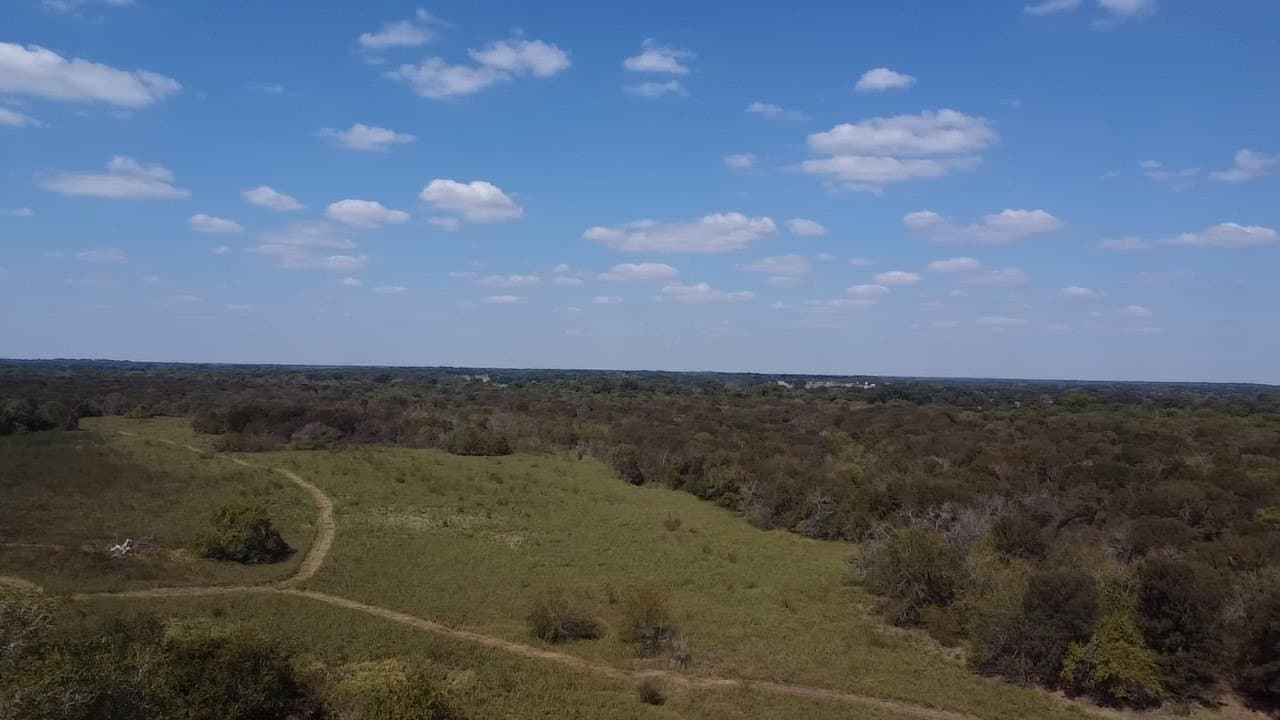 1,220 acres in Navarro County