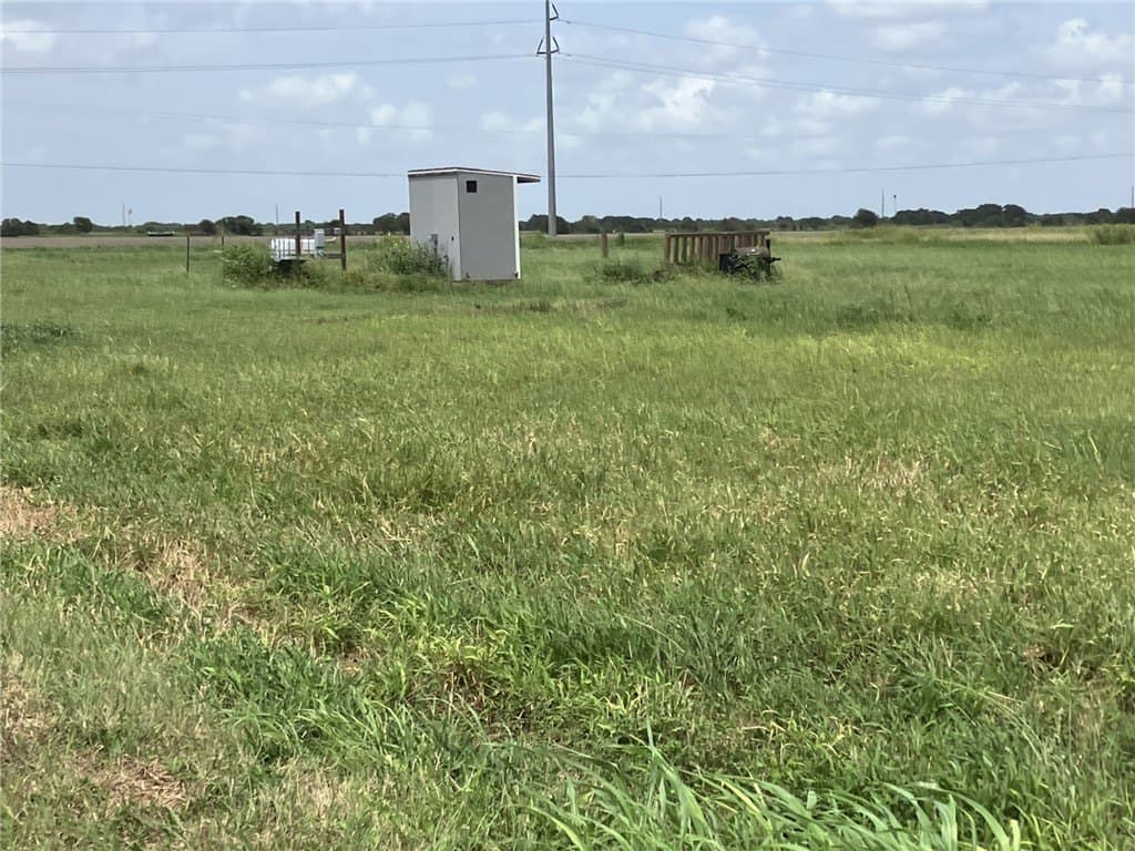 6 acres in San Patricio County - photo 6