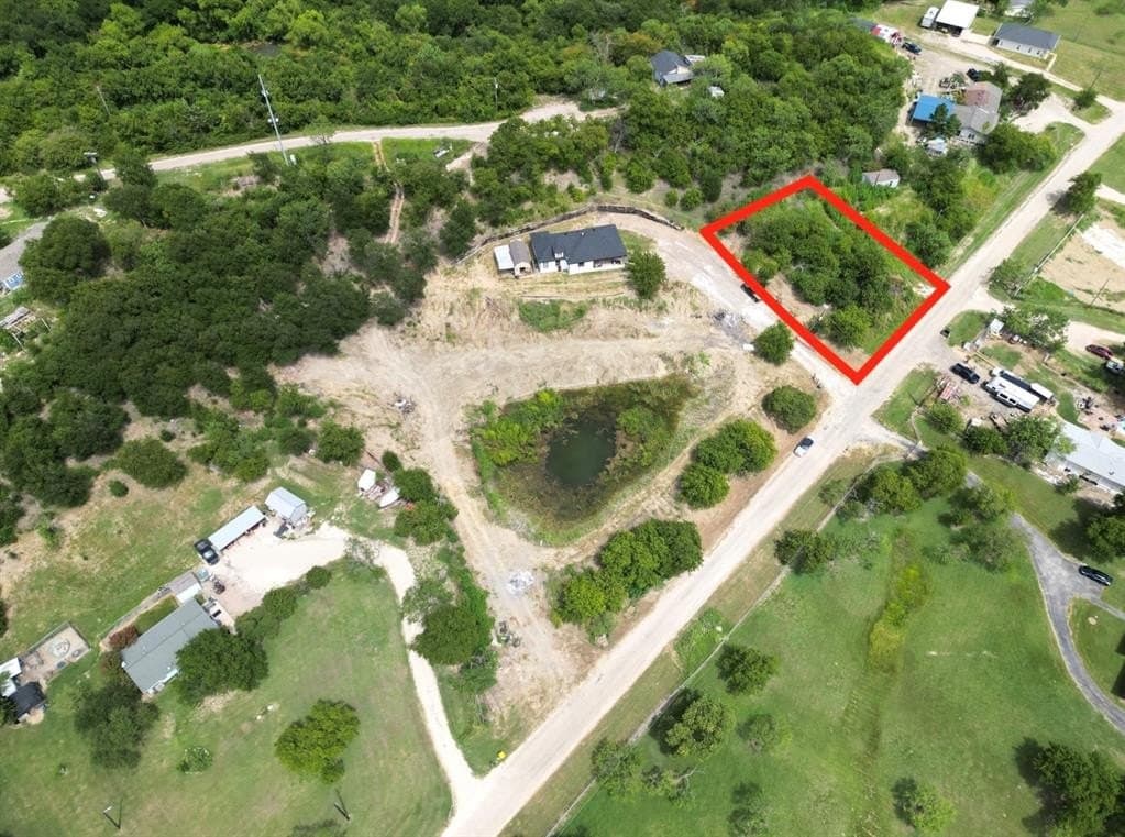 0.61 acres in Ellis County