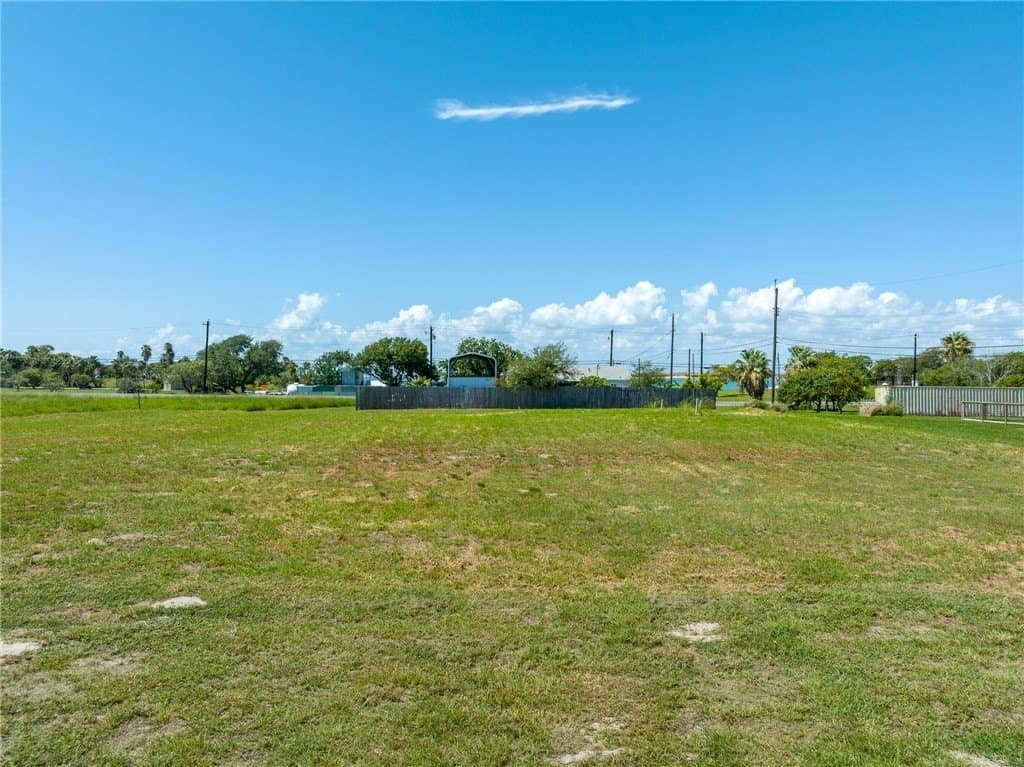 0.39 acres in San Patricio County - photo 5