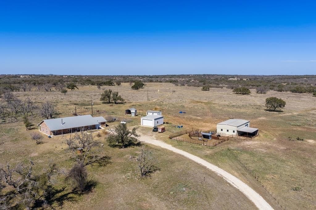 174.85 acres in Gillespie County gallery image 4