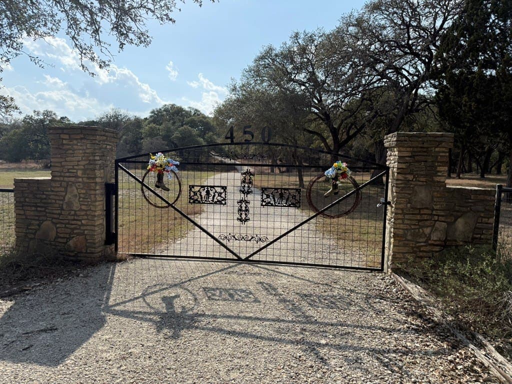 10.89 acres in Comal County gallery image 4